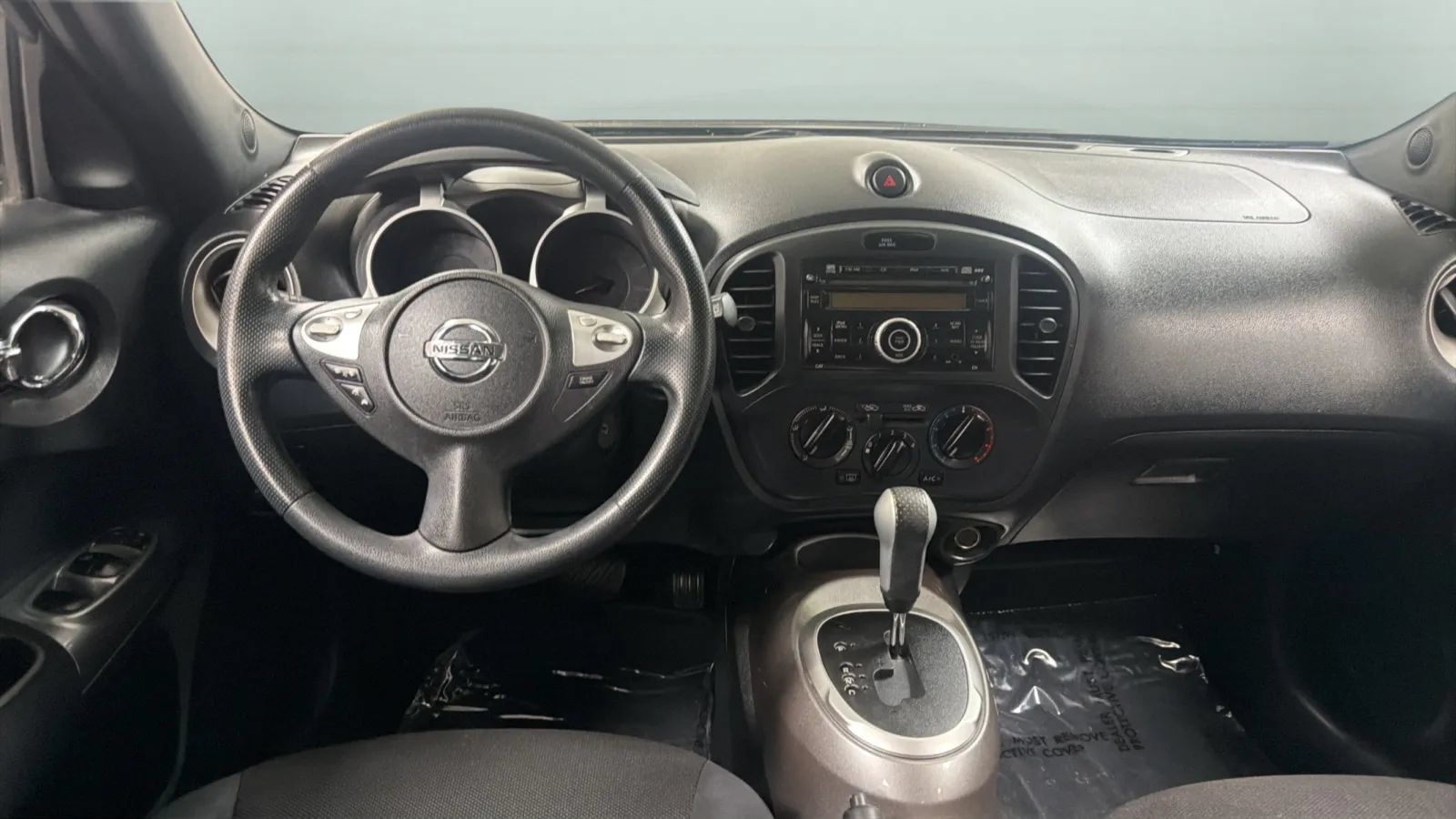 Used 2013 Nissan Juke S FWD image 10