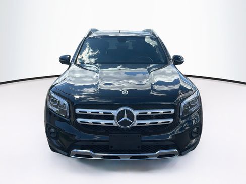 Used 2023 Mercedes-Benz GLB 250 4MATIC w/ Premium Package image 2