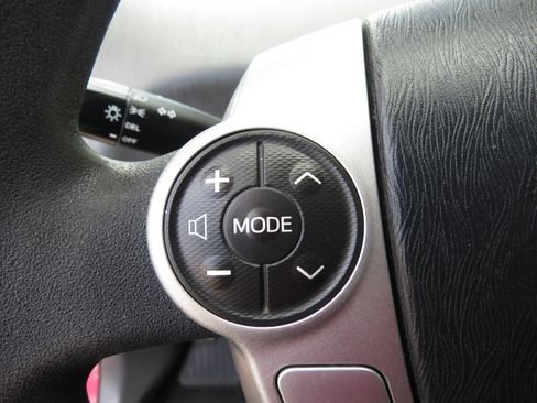 Used 2014 Toyota Prius V Two FWD image 14