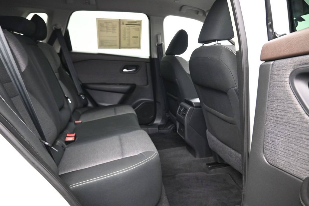 Certified 2022 Nissan Rogue SV AWD/4WD image 16