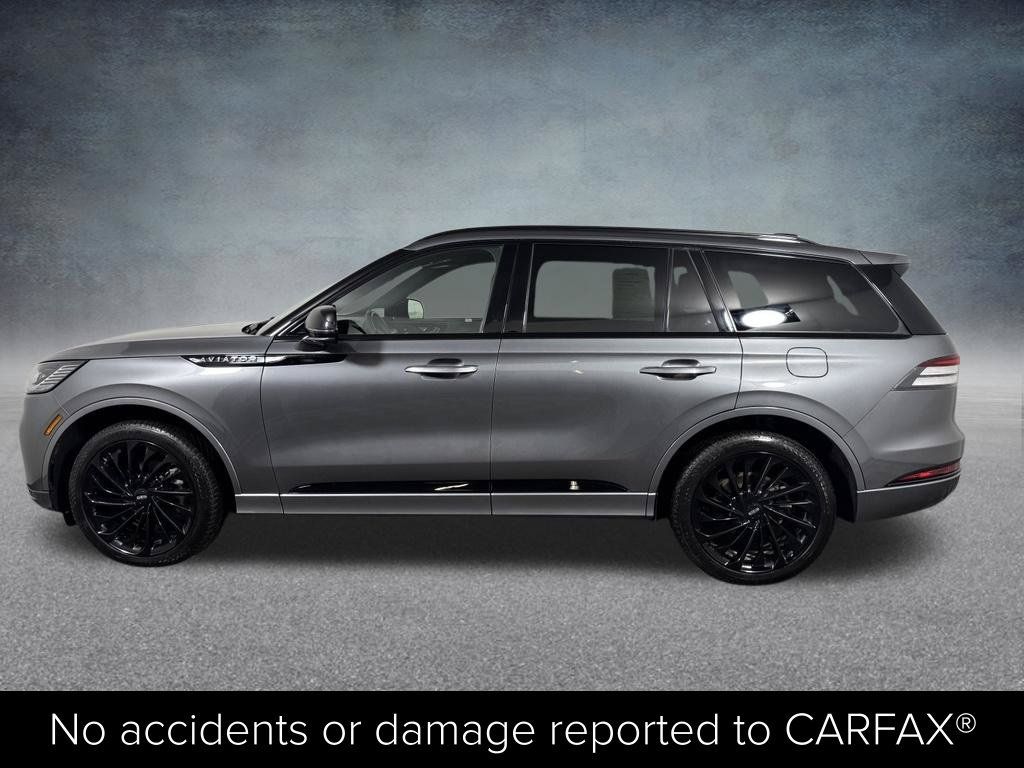 Certified 2025 Lincoln Aviator Reserve w/ Jet Appearance Package AWD/4WD image 3