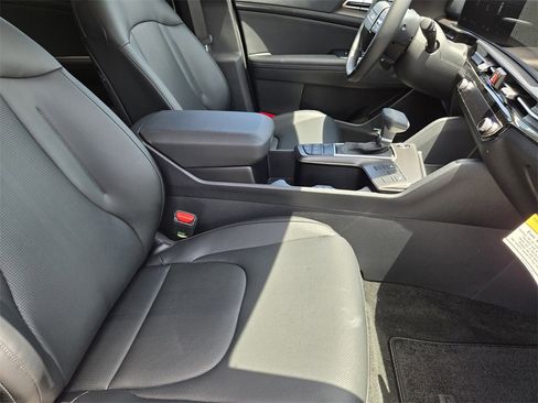 New 2026 Kia Sportage SX image 10