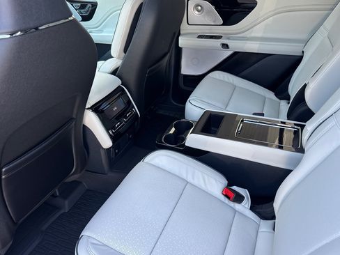 New 2025 Lincoln Aviator Black Label image 10