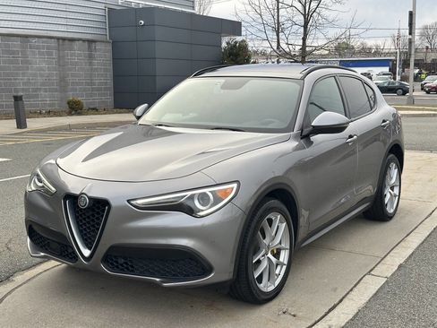Used 2018 Alfa Romeo Stelvio Ti Sport image 1
