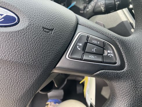 Used 2017 Ford Escape SE w/ Equipment Group 201A FWD image 24