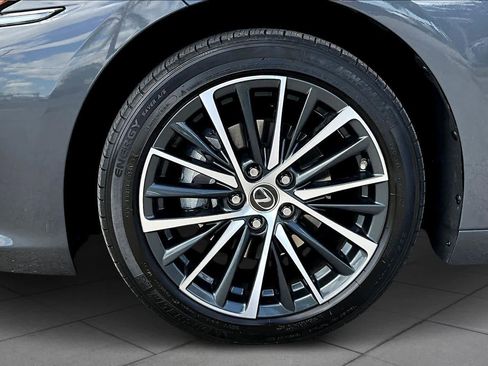 Used 2022 Lexus ES 350 w/ Premium Package image 10