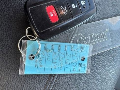 Used 2021 Toyota RAV4 XLE Premium image 26