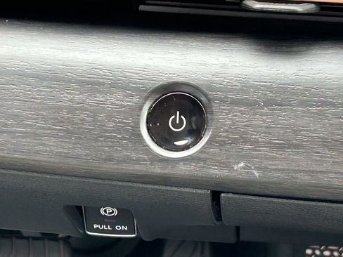 Certified 2023 Nissan Ariya FWD image 21