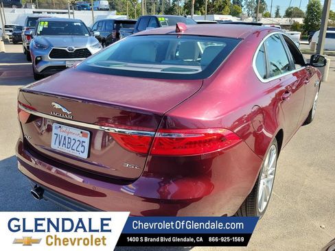 Used 2017 Jaguar XF Prestige image 12