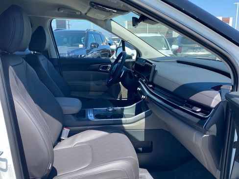 New 2026 Kia Carnival LXS FWD image 24
