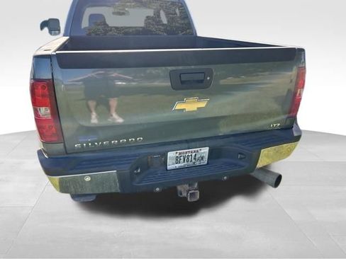 Used 2007 Chevrolet Silverado 2500 LTZ w/ Safety Package AWD/4WD image 11