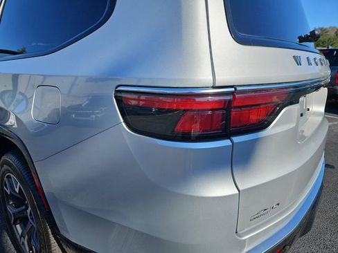 Used 2024 Jeep Wagoneer L Series III w/ Flexible Seating Group image 35