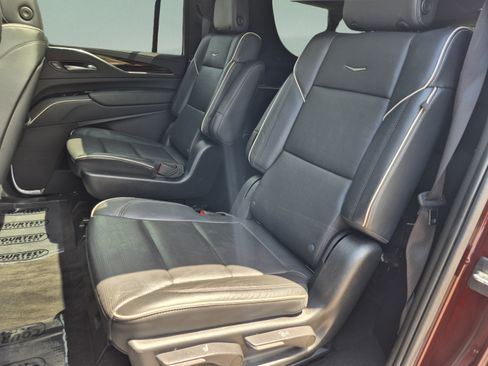 Used 2023 Cadillac Escalade ESV Premium Luxury AWD/4WD image 17