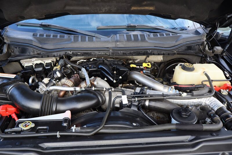 Used 2017 Ford F350 Lariat w/ Lariat Ultimate Package AWD/4WD image 9