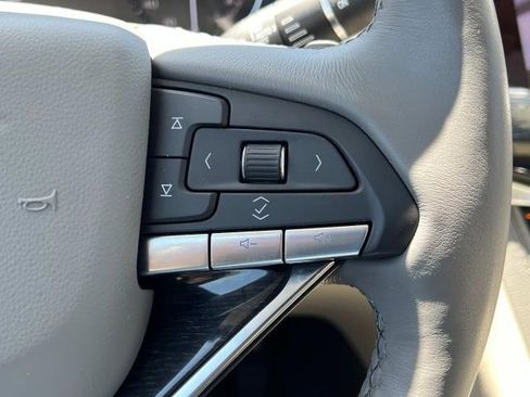 Certified 2023 Cadillac XT6 Premium Luxury image 28