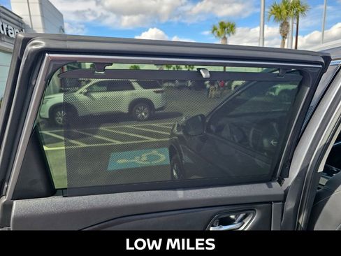 Used 2025 Nissan Rogue SL w/ Tech Package image 15