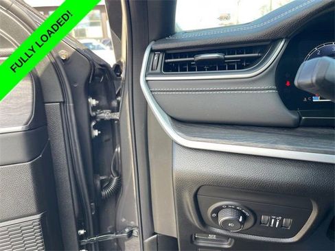New 2025 Jeep Grand Cherokee L Limited w/ Luxury Tech Group II AWD/4WD image 18