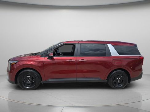 New 2025 Kia Carnival FWD image 2