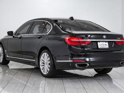 Used 2017 BMW 740i xDrive image 8