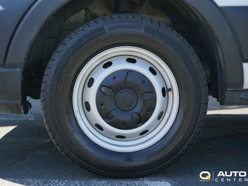 Used 2023 Ford Transit 250 Base image 7