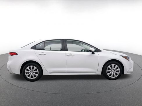 Used 2025 Toyota Corolla LE FWD image 10