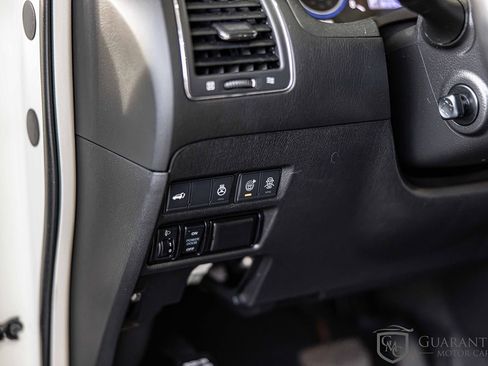 Used 2019 Nissan Armada Platinum image 24