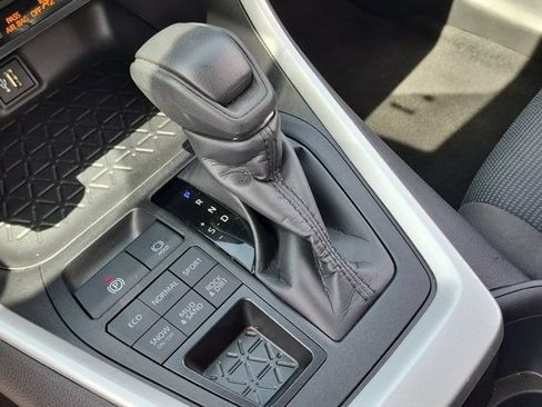 Used 2025 Toyota RAV4 LE AWD/4WD image 19