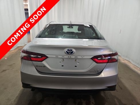 Used 2022 Toyota Camry LE image 4