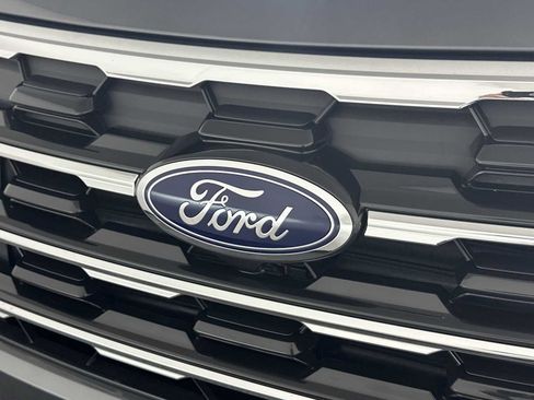 Used 2025 Ford Explorer Active w/ Active Comfort Package AWD/4WD image 13