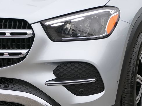 Used 2025 Mercedes-Benz GLE 350 4MATIC image 9