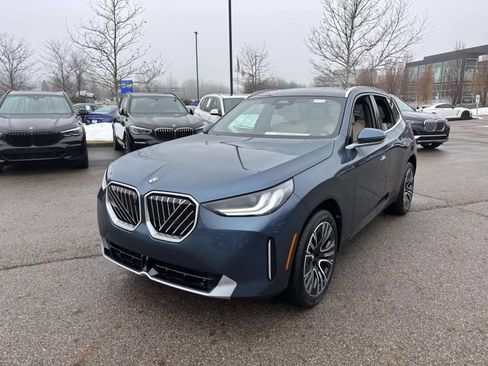 Used 2026 BMW X3 xDrive30i w/ Premium Package AWD/4WD image 3