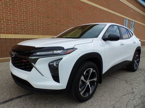 Used 2025 Chevrolet Trax RS w/ Driver Confidence Package image 5