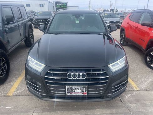 Used 2020 Audi Q5 e Premium Plus w/ Premium Plus Package image 2