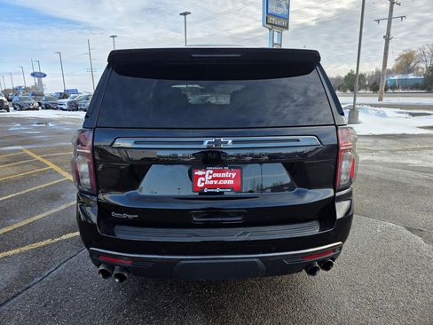 Used 2022 Chevrolet Suburban Z71 w/ Z71 Off-Road Package AWD/4WD image 18