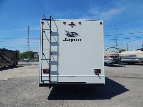 Used 2022 Ford E-450 and Econoline 450 Super Duty w/ Motorhome Prep Package RWD image 8