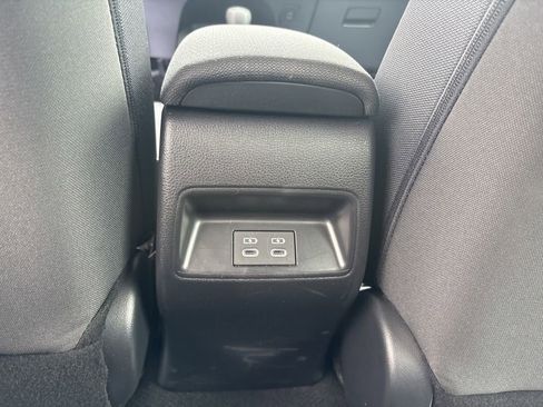 Used 2025 Toyota Corolla LE image 28