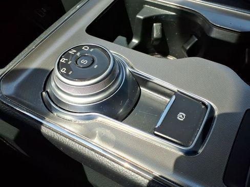 Used 2024 Ford Edge Titanium AWD/4WD image 18