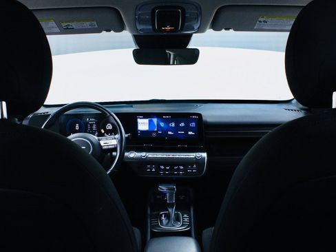 Used 2024 Hyundai Kona SEL image 21