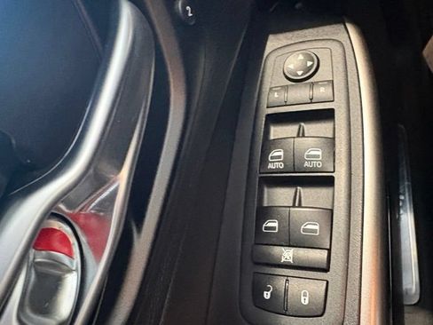 Used 2020 Jeep Cherokee Limited AWD/4WD image 19