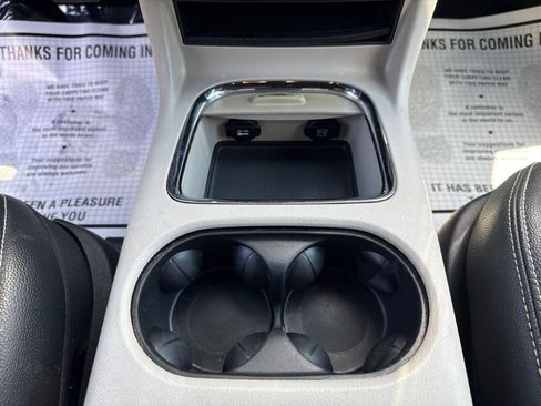 Used 2019 Dodge Grand Caravan SXT FWD image 24