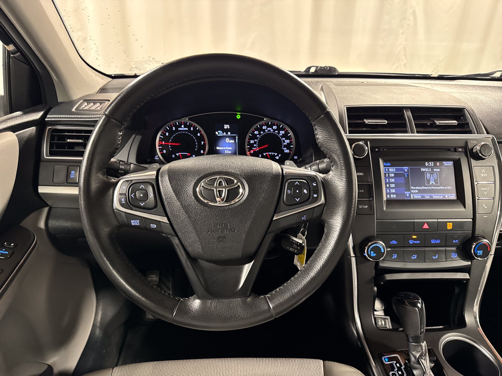 Used 2017 Toyota Camry SE FWD image 15