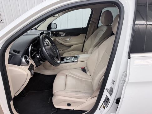 Used 2019 Mercedes-Benz GLC 300 image 10