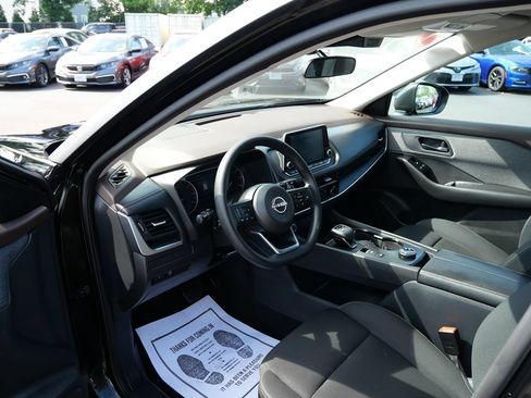 Used 2023 Nissan Rogue S AWD/4WD image 9
