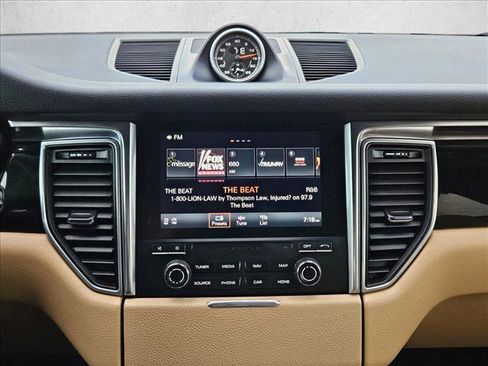 Used 2018 Porsche Macan image 13