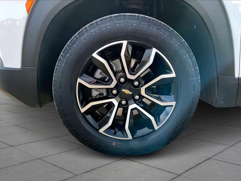 Used 2023 Chevrolet TrailBlazer ACTIV w/ Convenience Package image 9