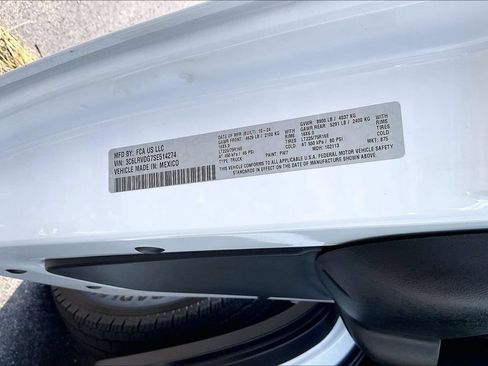 Used 2025 RAM ProMaster 2500 w/ Convenience Group FWD image 22