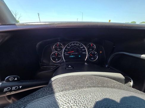 Used 2020 Chevrolet Express 3500 LT w/ LT Preferred Equipment Group RWD image 17