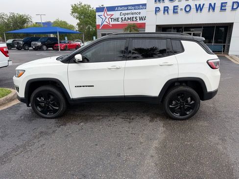 Used 2020 Jeep Compass Latitude image 3