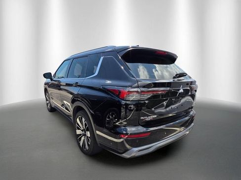 Used 2025 Mitsubishi Outlander SEL FWD image 2