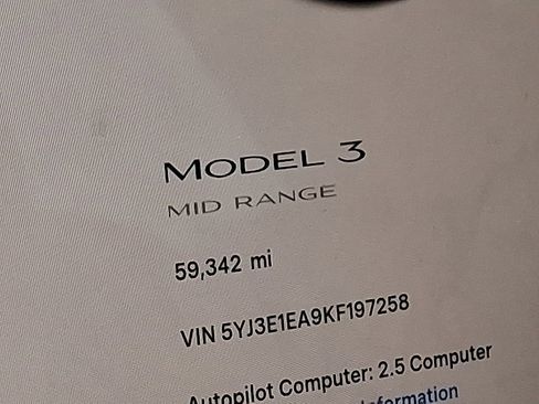 Used 2019 Tesla Model 3 Standard Range image 23
